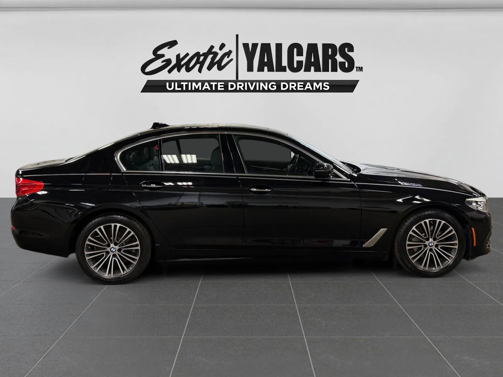 Used 2018 BMW 530i xDrive 530i xDrive Sedan 4D w/ Premium Package image 6