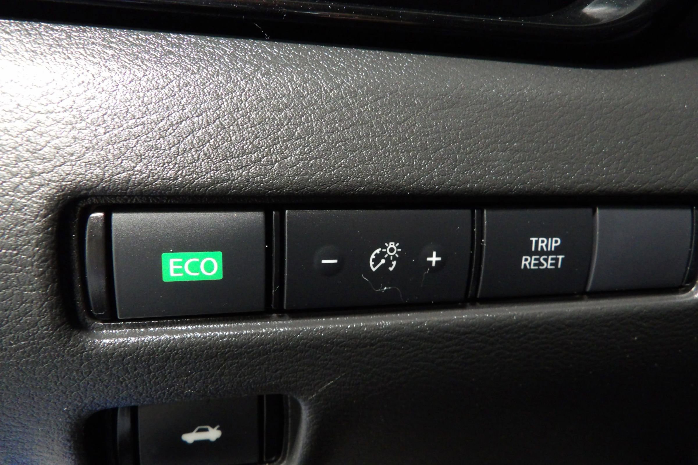 Used 2023 Nissan Sentra SR w/ Trunk Package FWD image 22