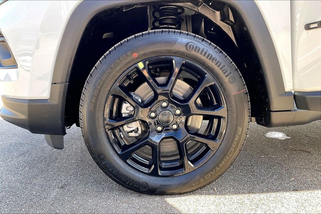 New 2026 Jeep Compass Latitude image 12