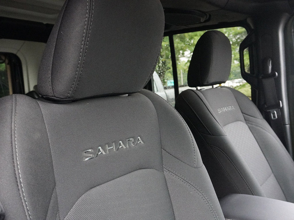 Used 2022 Jeep Wrangler Unlimited Sahara AWD/4WD image 27