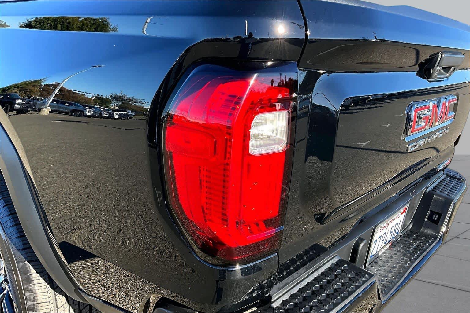 Used 2024 GMC Canyon AT4 w/ AT4 Premium Package AWD/4WD image 28
