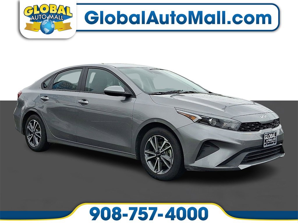 Used 2023 Kia Forte LXS image 1