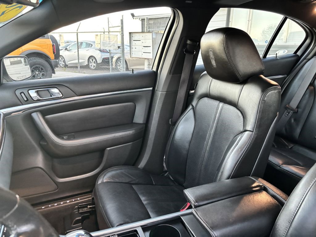 Used 2010 Lincoln MKS AWD image 14