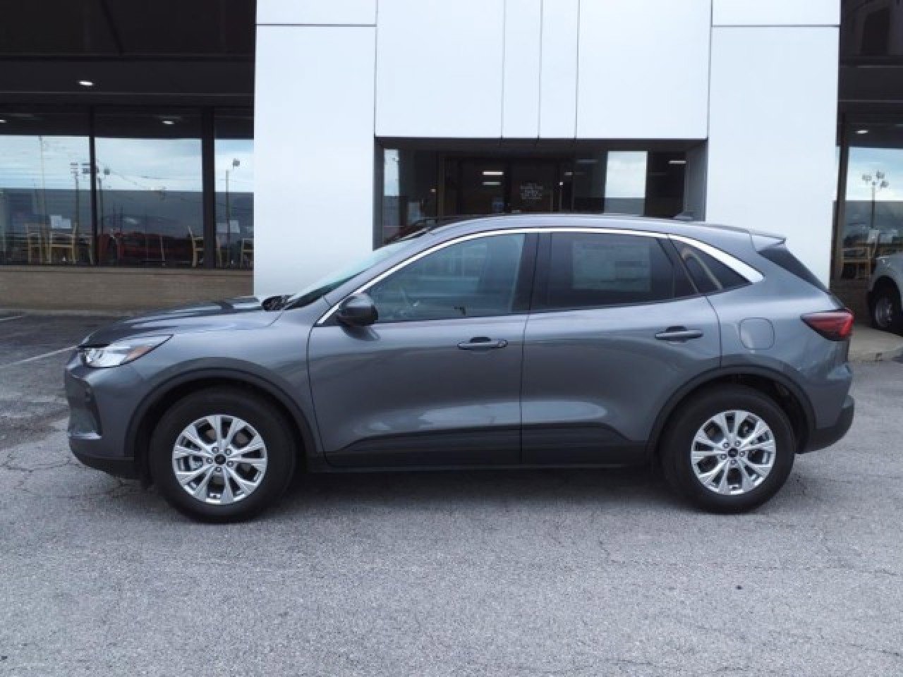 New 2024 Ford Escape Active w/ Tech Pack #2 image 2