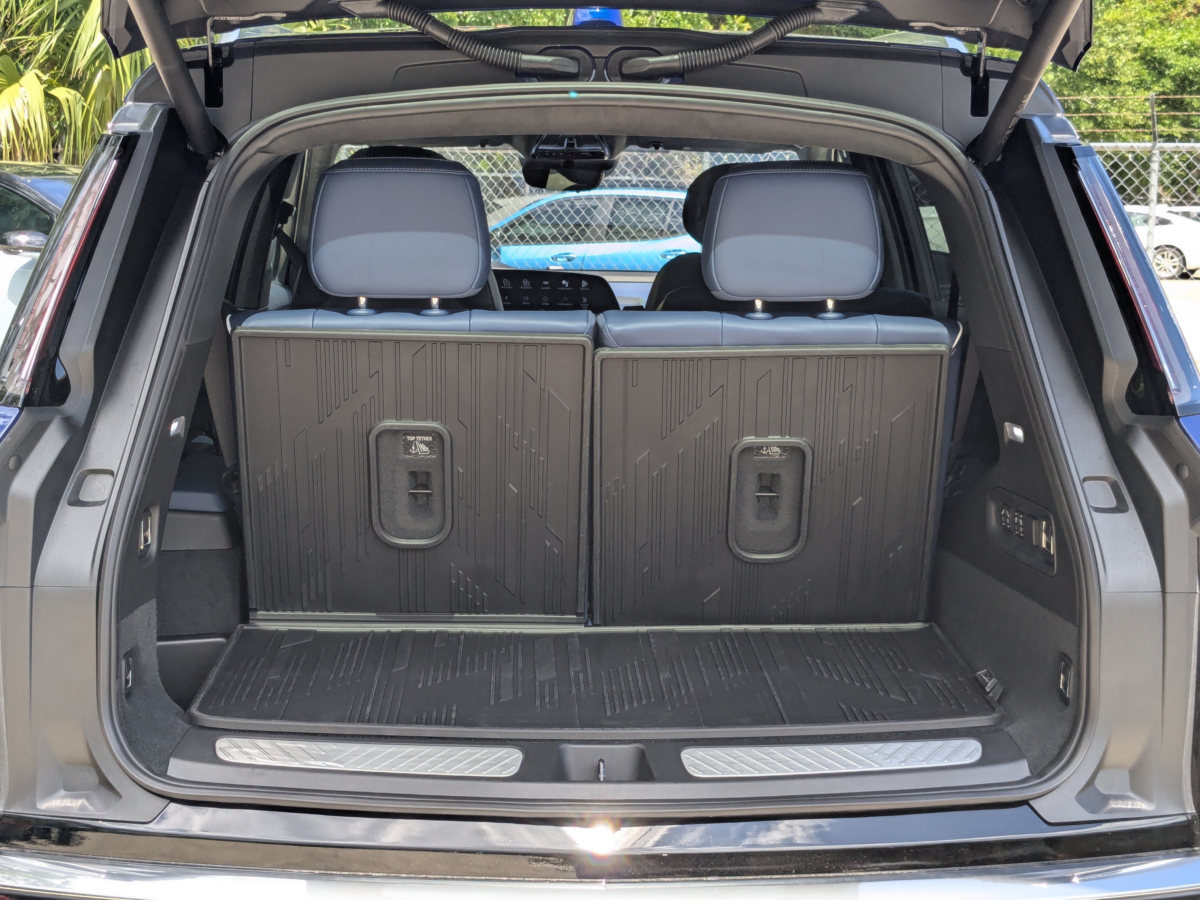 New 2026 Cadillac Vistiq Premium Luxury w/ LPO, Floor Liner Package AWD/4WD image 27