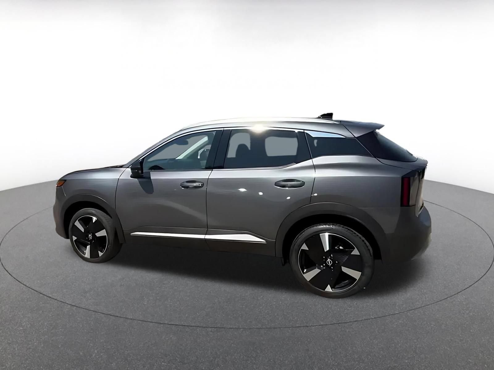 Used 2026 Nissan Kicks SR FWD image 8