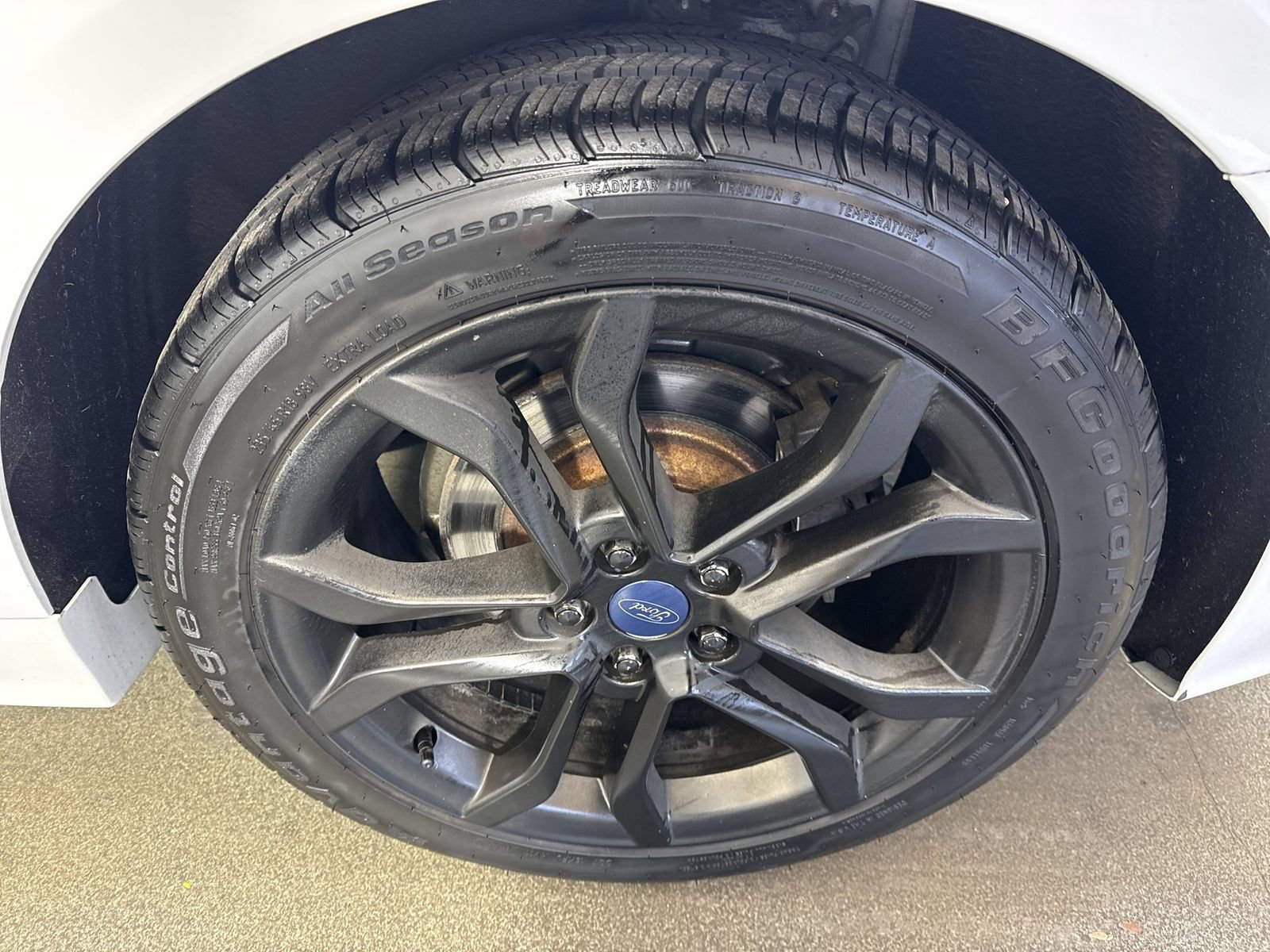 Used 2020 Ford Fusion SEL FWD image 5