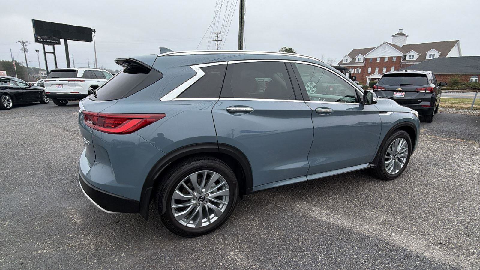 Used 2023 INFINITI QX50 Luxe image 5