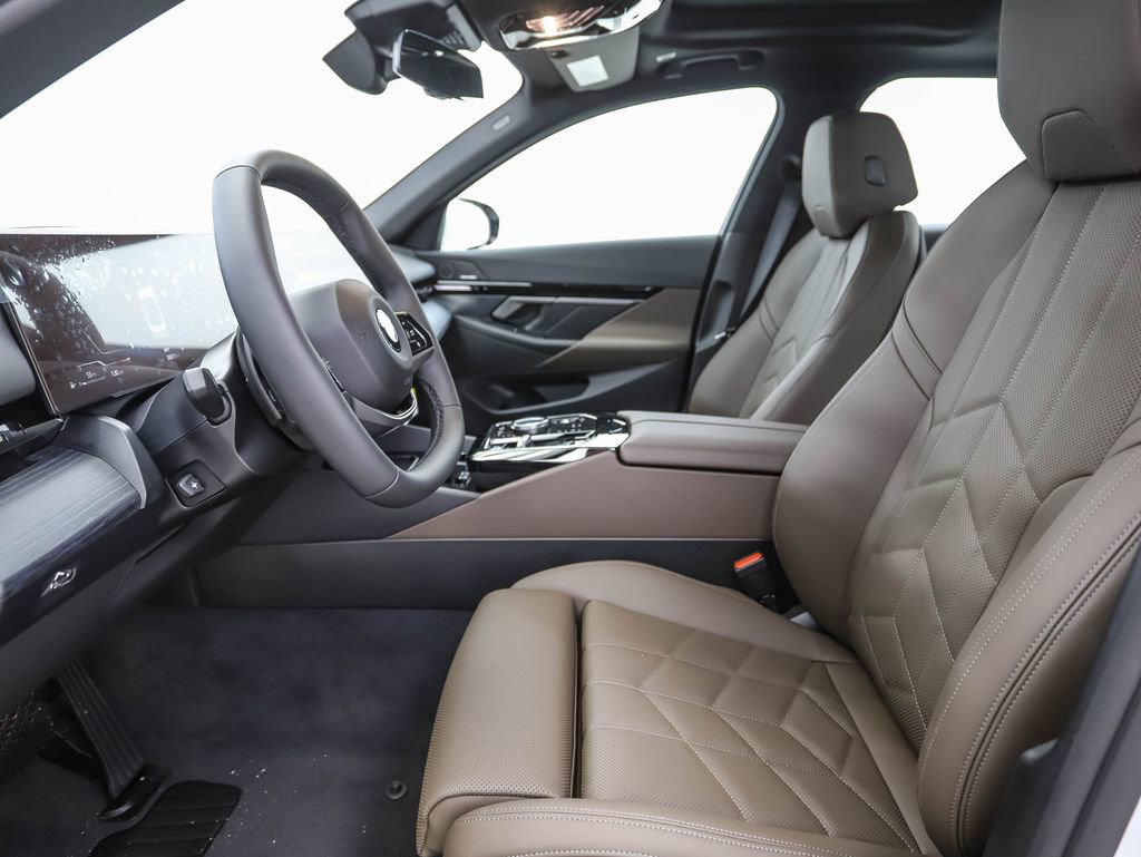 Certified 2025 BMW 530i xDrive w/ Premium Package image 11