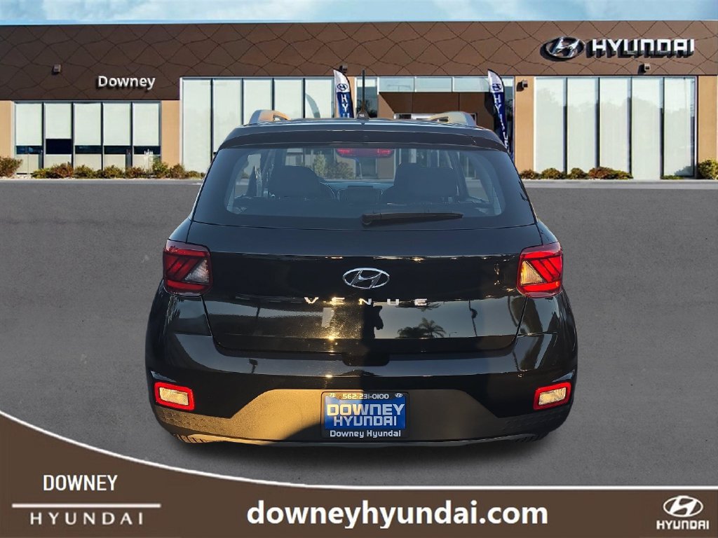 Used 2025 Hyundai Venue SEL FWD image 4