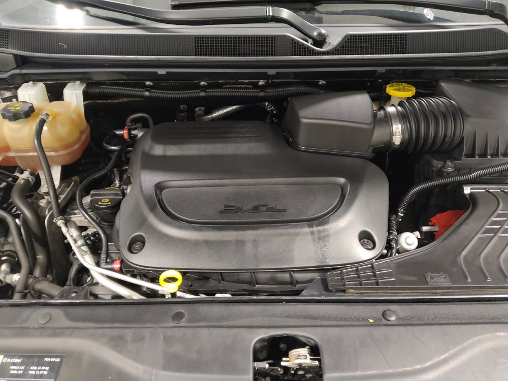 Used 2021 Chrysler Voyager LX FWD image 30