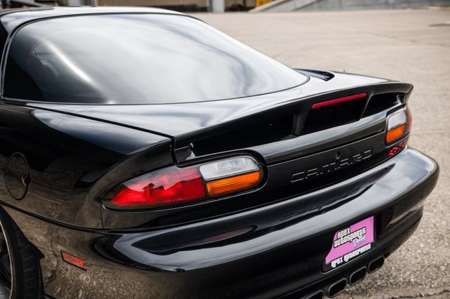 Used 2002 Chevrolet Camaro Z28 w/ SS Performance/Appearance Pkg RWD image 28