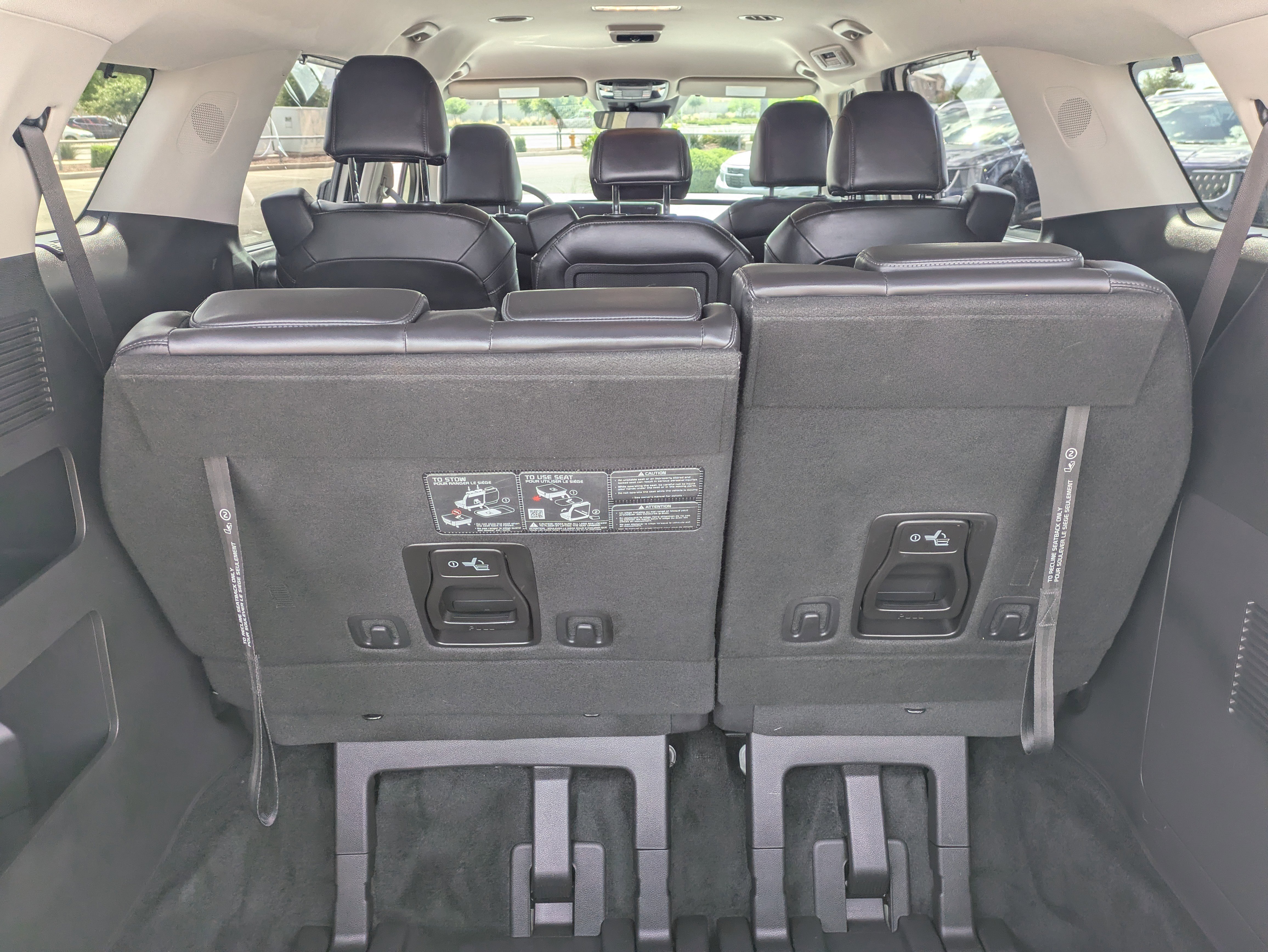 Certified 2025 Kia Carnival EX image 10