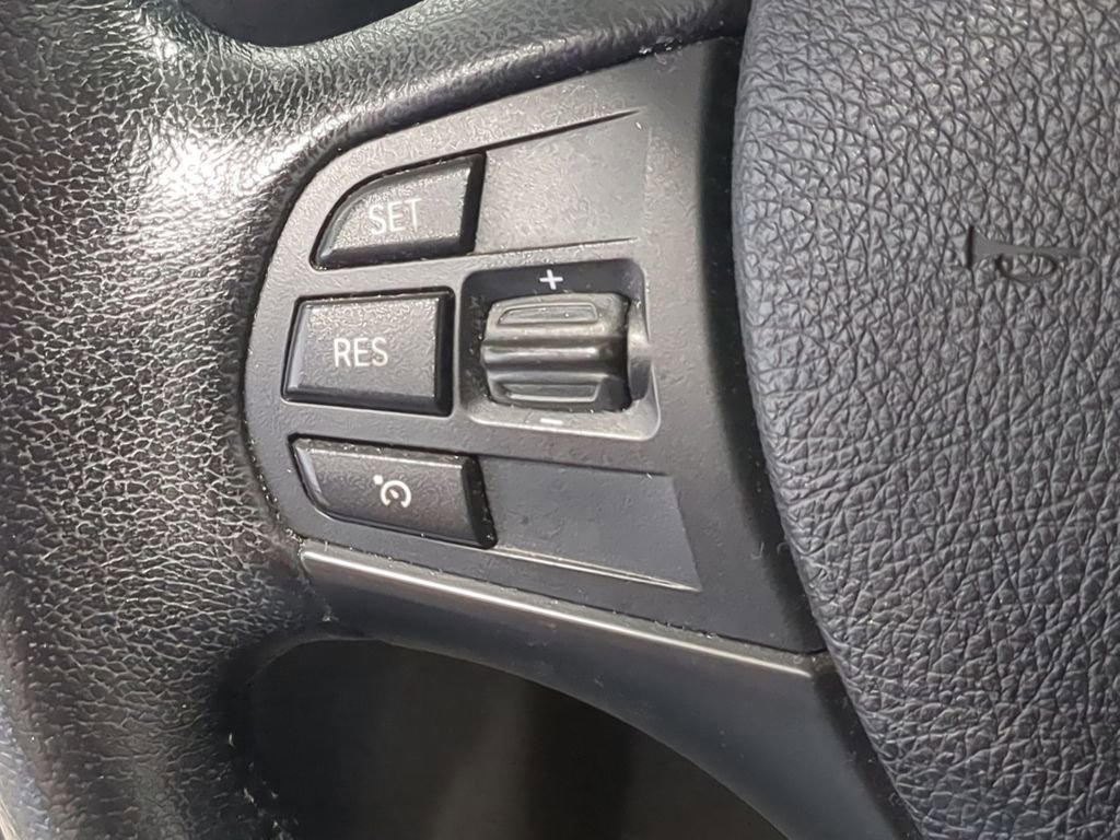 Used 2013 BMW 328i xDrive Sedan AWD/4WD image 30