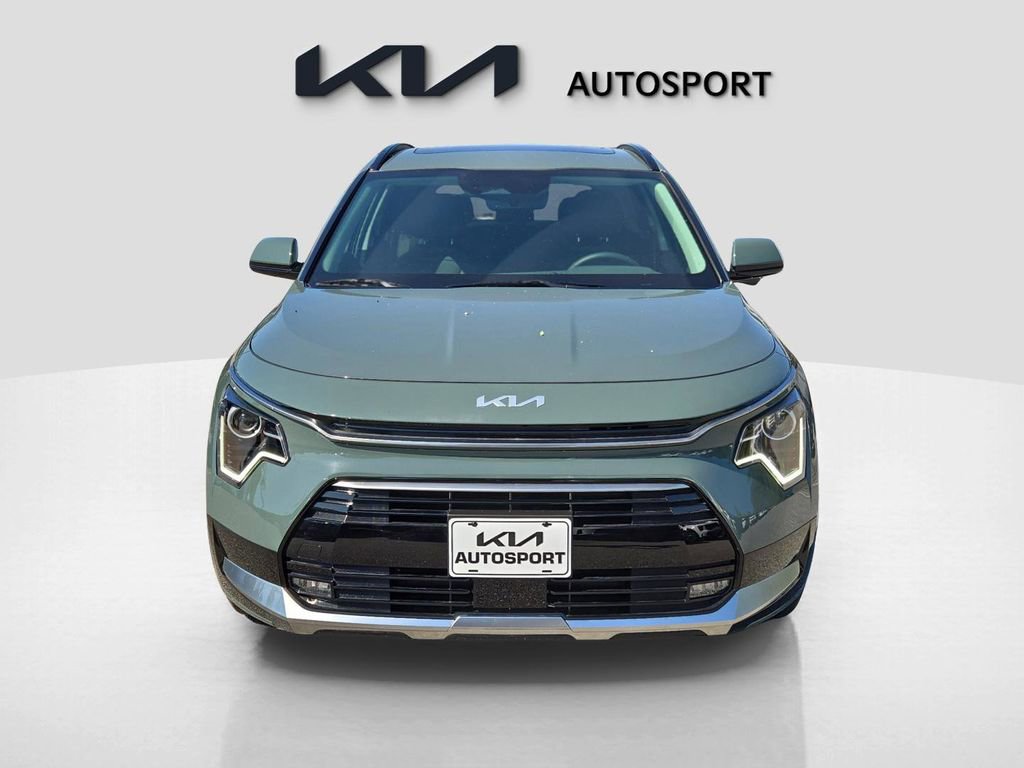 New 2025 Kia Niro EX Touring image 2