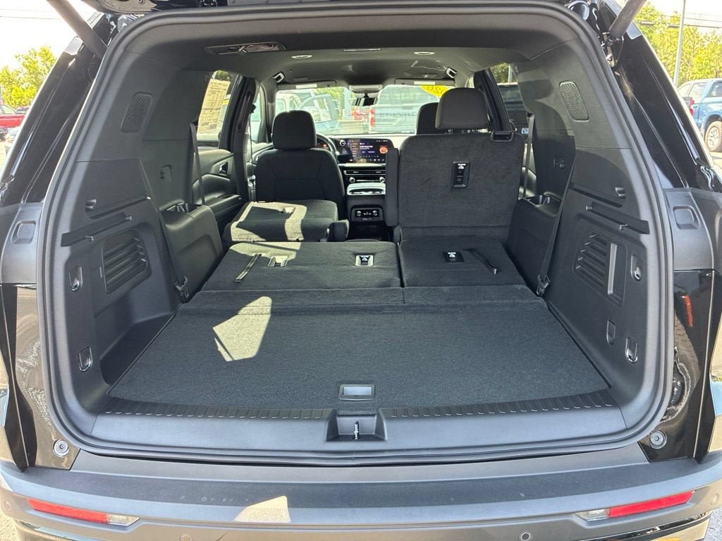 New 2026 Chevrolet Traverse LT w/ Midnight/Sport Edition AWD/4WD image 32
