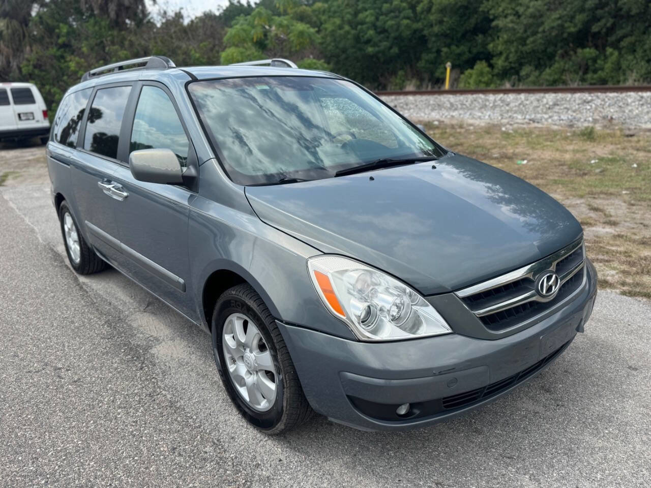 Used 2007 Hyundai Entourage GLS FWD image 3