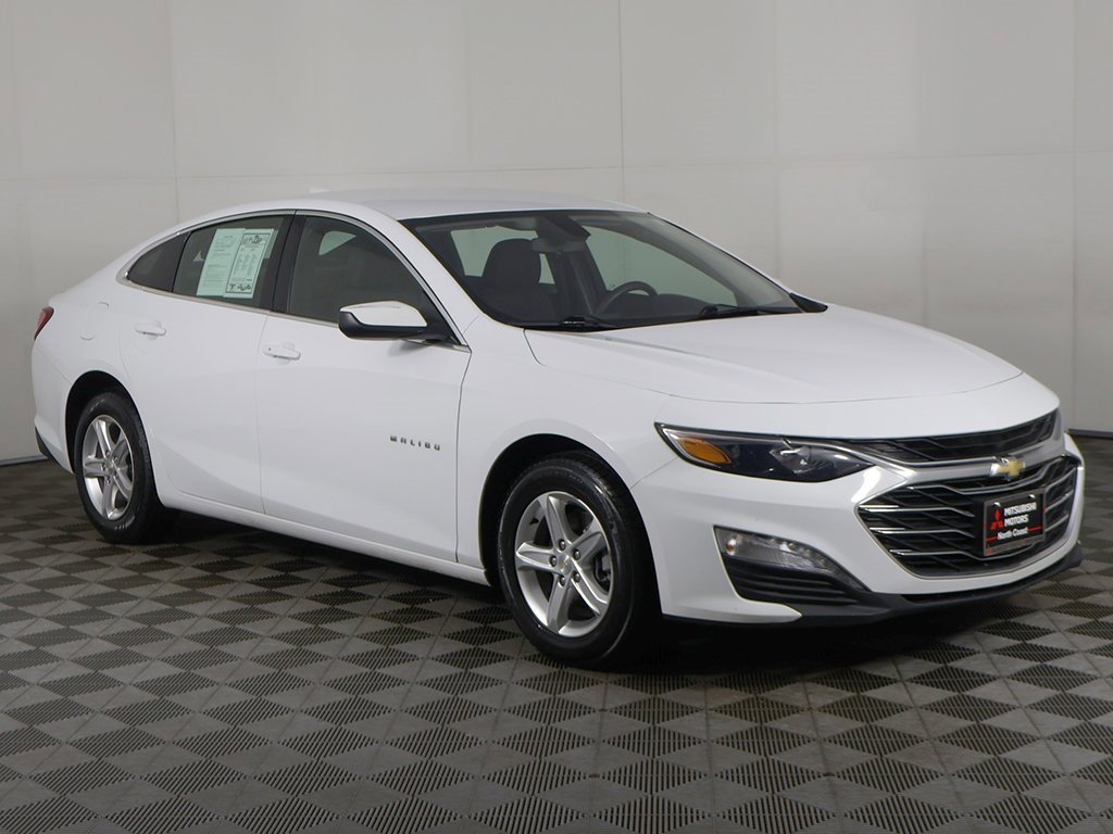 Used 2022 Chevrolet Malibu LT image 2