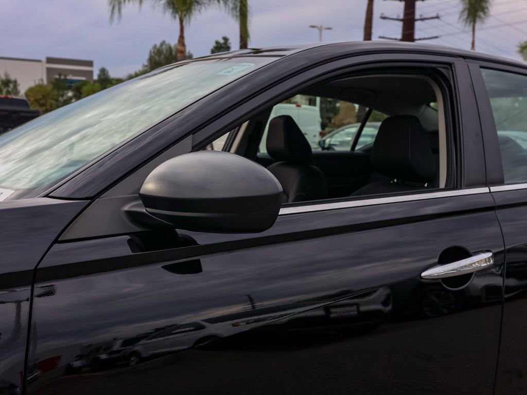 Used 2025 Nissan Altima 2.5 S image 12