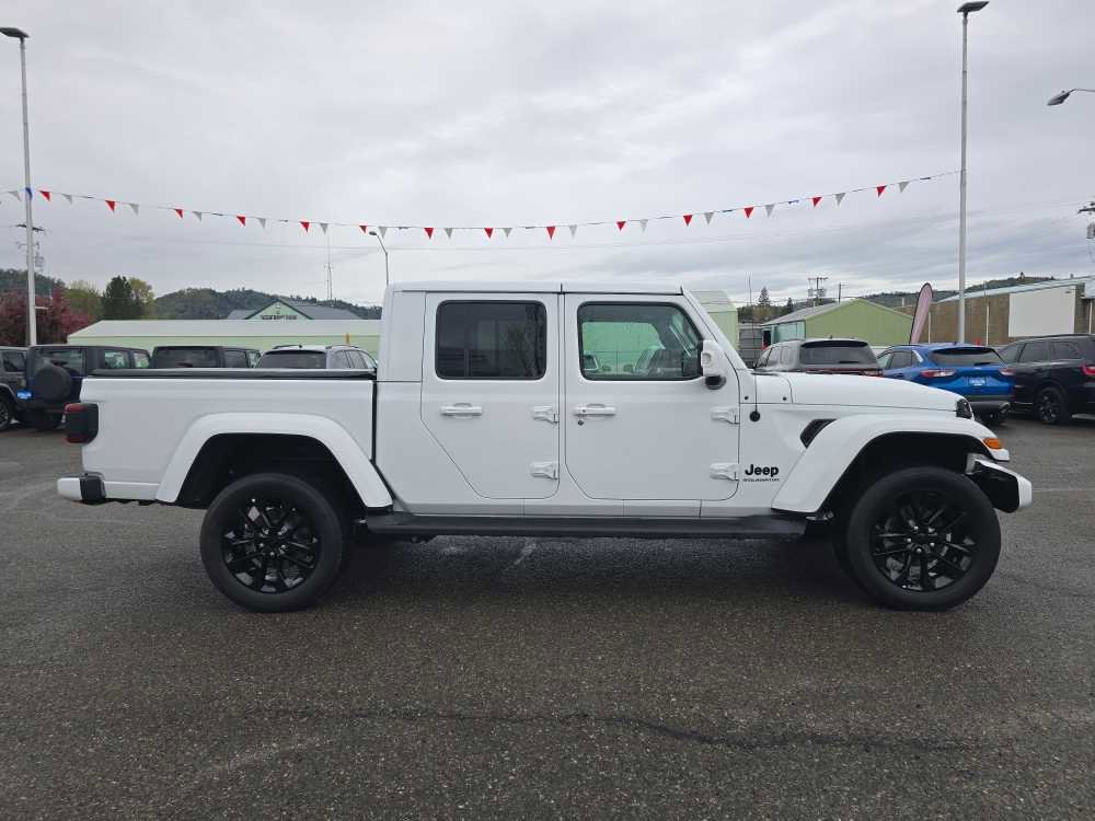 Used 2023 Jeep Gladiator Overland image 6