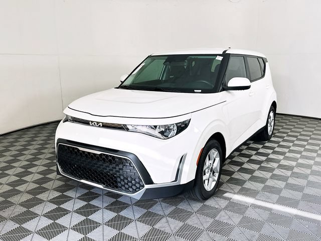 Used 2023 Kia Soul LX w/ LX Technology Package FWD image 7