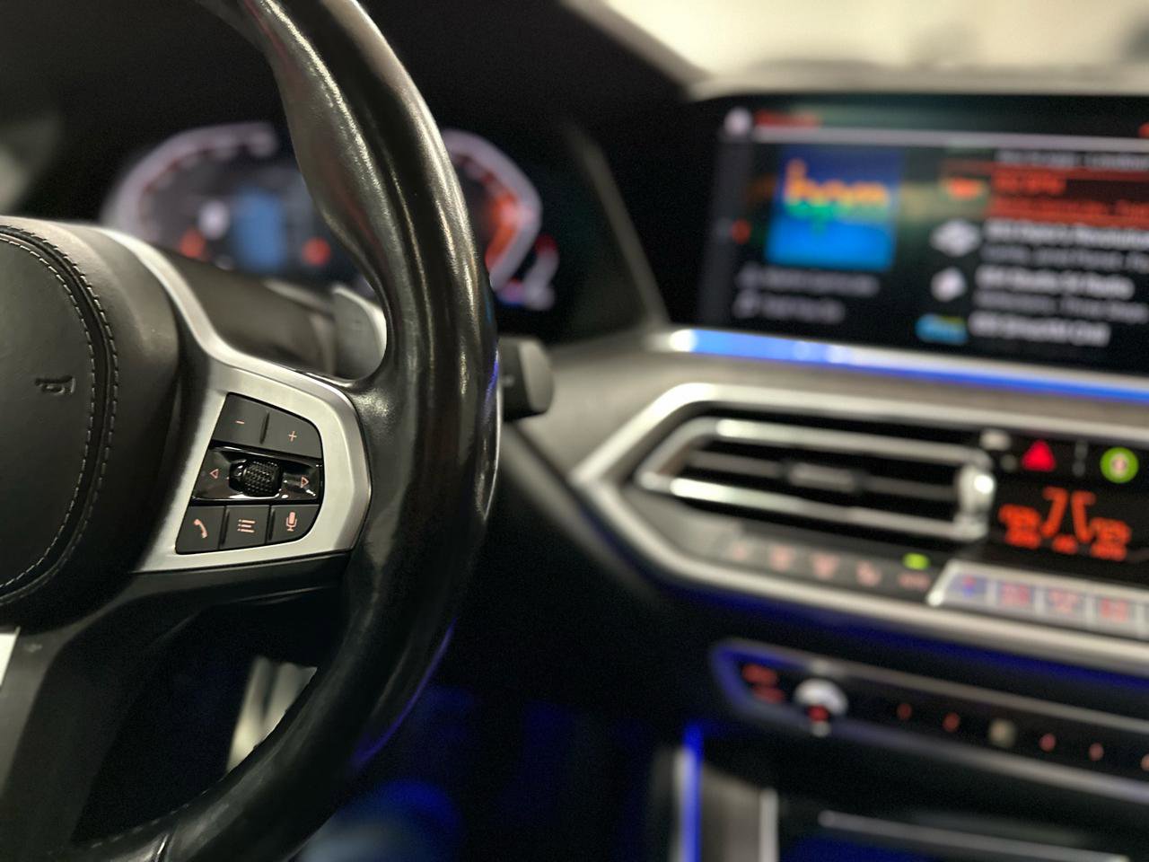 Used 2022 BMW X5 xDrive40i w/ M Sport Package AWD/4WD image 22