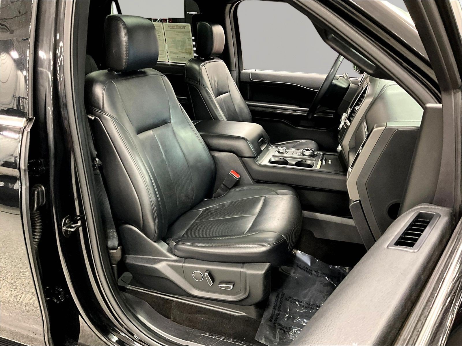Used 2018 Ford Expedition Max XLT w/ Equipment Group 202A AWD/4WD image 30