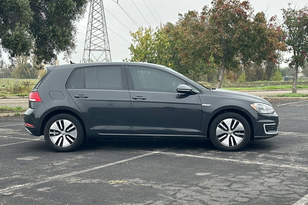 Used 2019 Volkswagen e-Golf SE image 3
