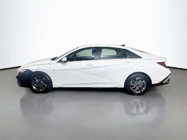Used 2024 Hyundai Elantra SEL FWD image 6