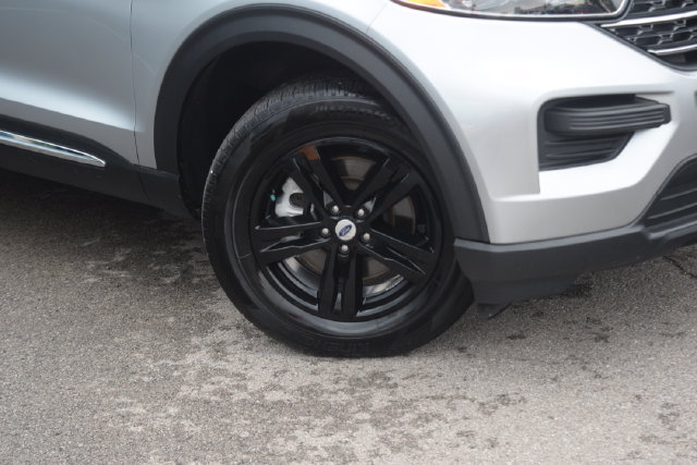Used 2023 Ford Explorer XLT AWD/4WD image 30