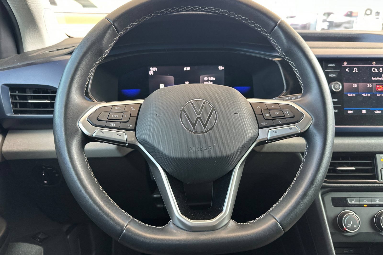 Used 2022 Volkswagen Taos SE FWD image 30