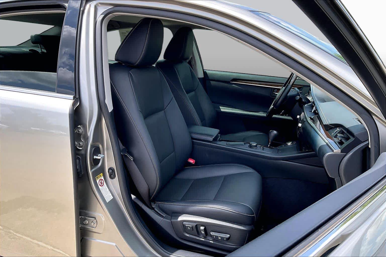 Used 2015 Lexus ES 350 w/ Premium Package FWD image 8