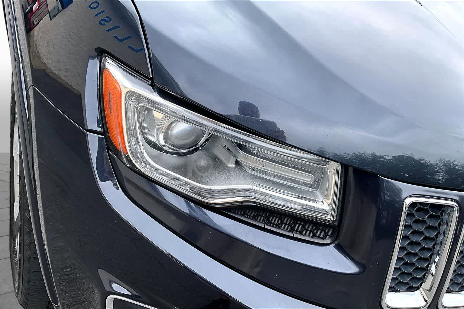 Used 2014 Jeep Grand Cherokee Overland w/ Advanced Technology Group AWD/4WD image 26