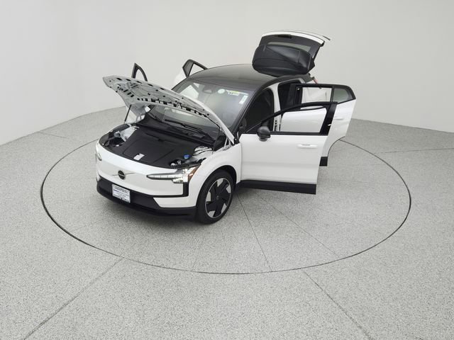 New 2026 Volvo EX30 Plus w/ Climate Package image 17