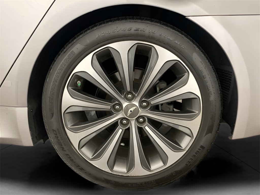 Used 2012 Hyundai Genesis 5.0 R-Spec image 21