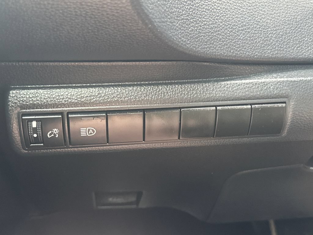 Used 2024 Toyota Corolla LE FWD image 31