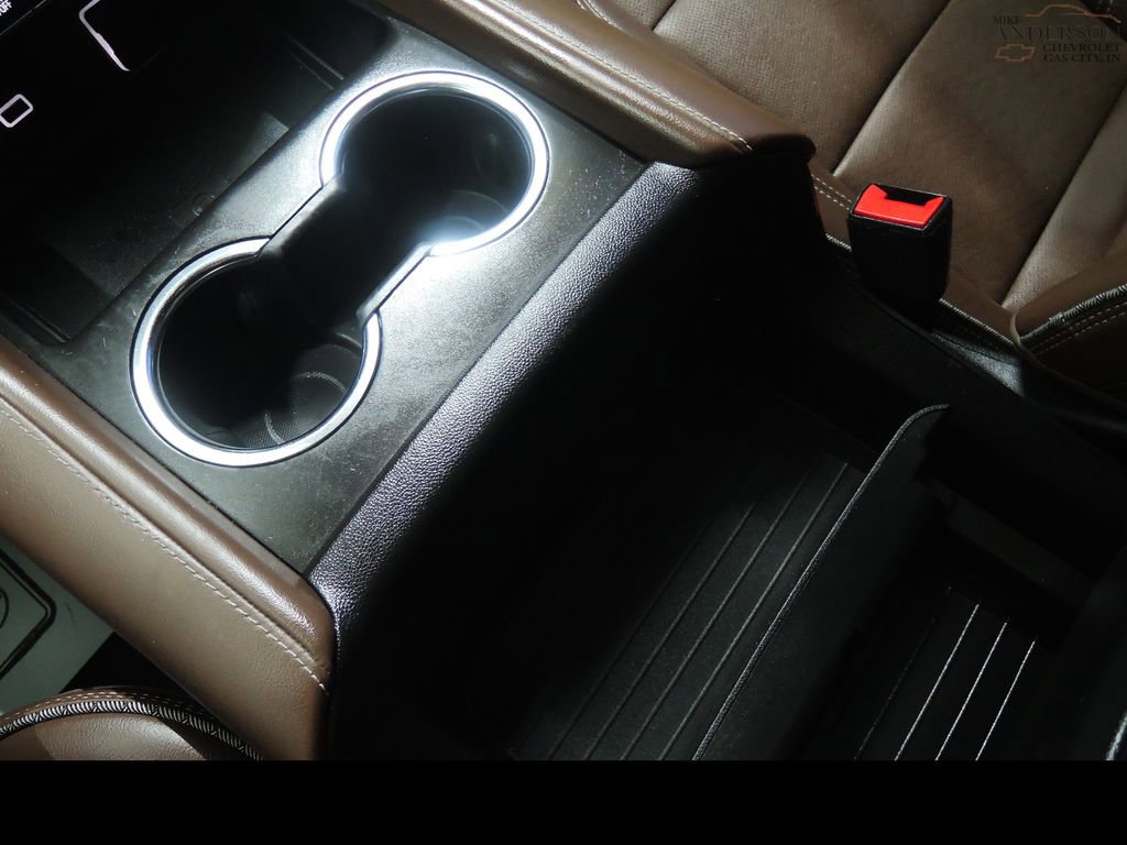 Used 2023 Chevrolet Suburban High Country w/ Advanced Technology Package image 23