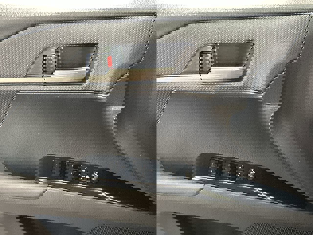 Used 2026 Toyota Camry SE w/ Convenience Package FWD image 19