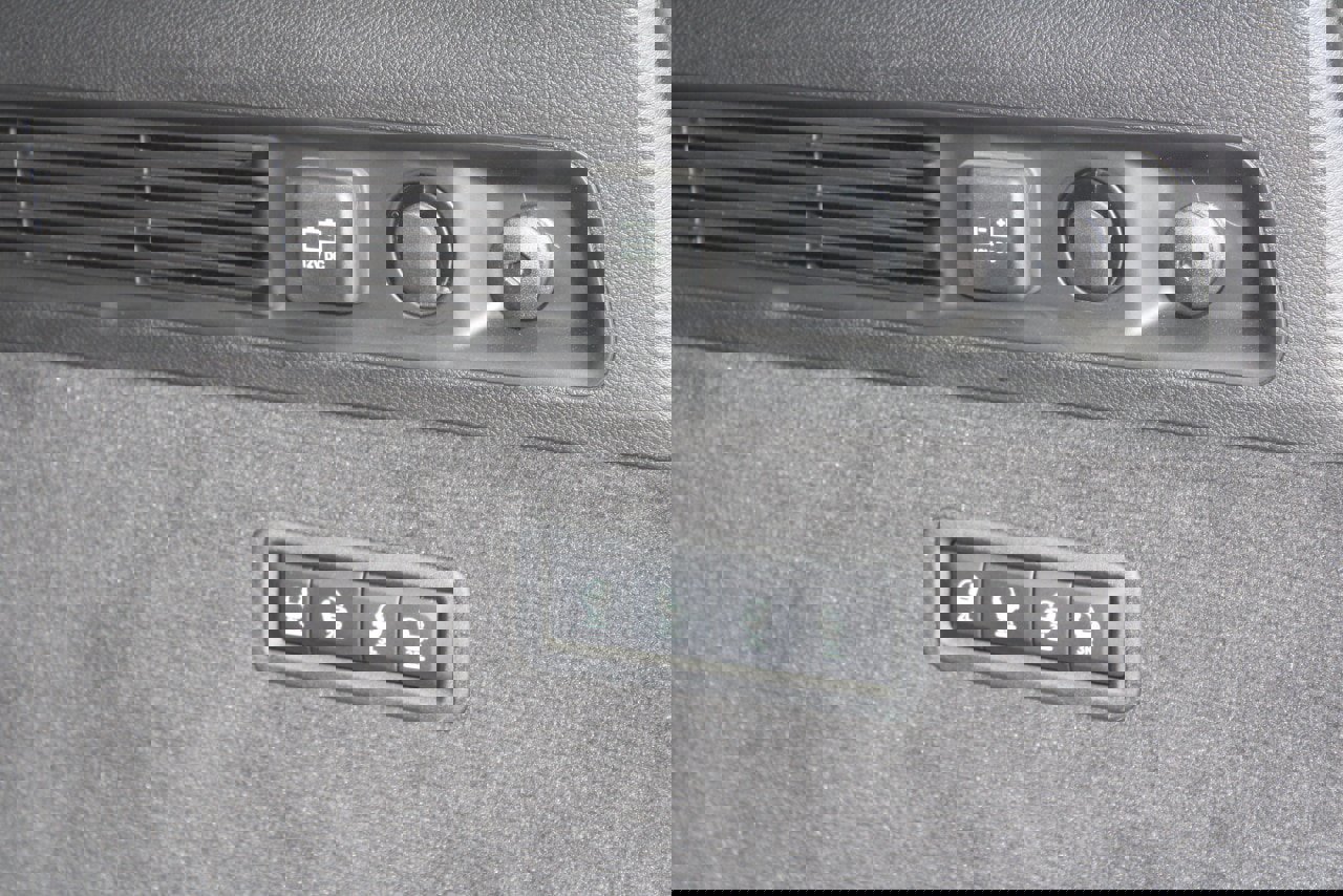 New 2025 Jeep Grand Wagoneer Series III w/ Rear Seat Video Group 1 image 53