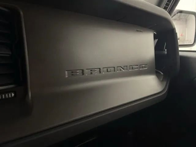 Used 2025 Ford Bronco Big Bend image 25