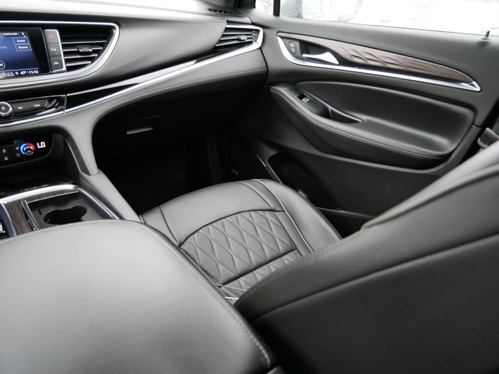 Used 2024 Buick Enclave Avenir w/ Avenir Technology Package image 15