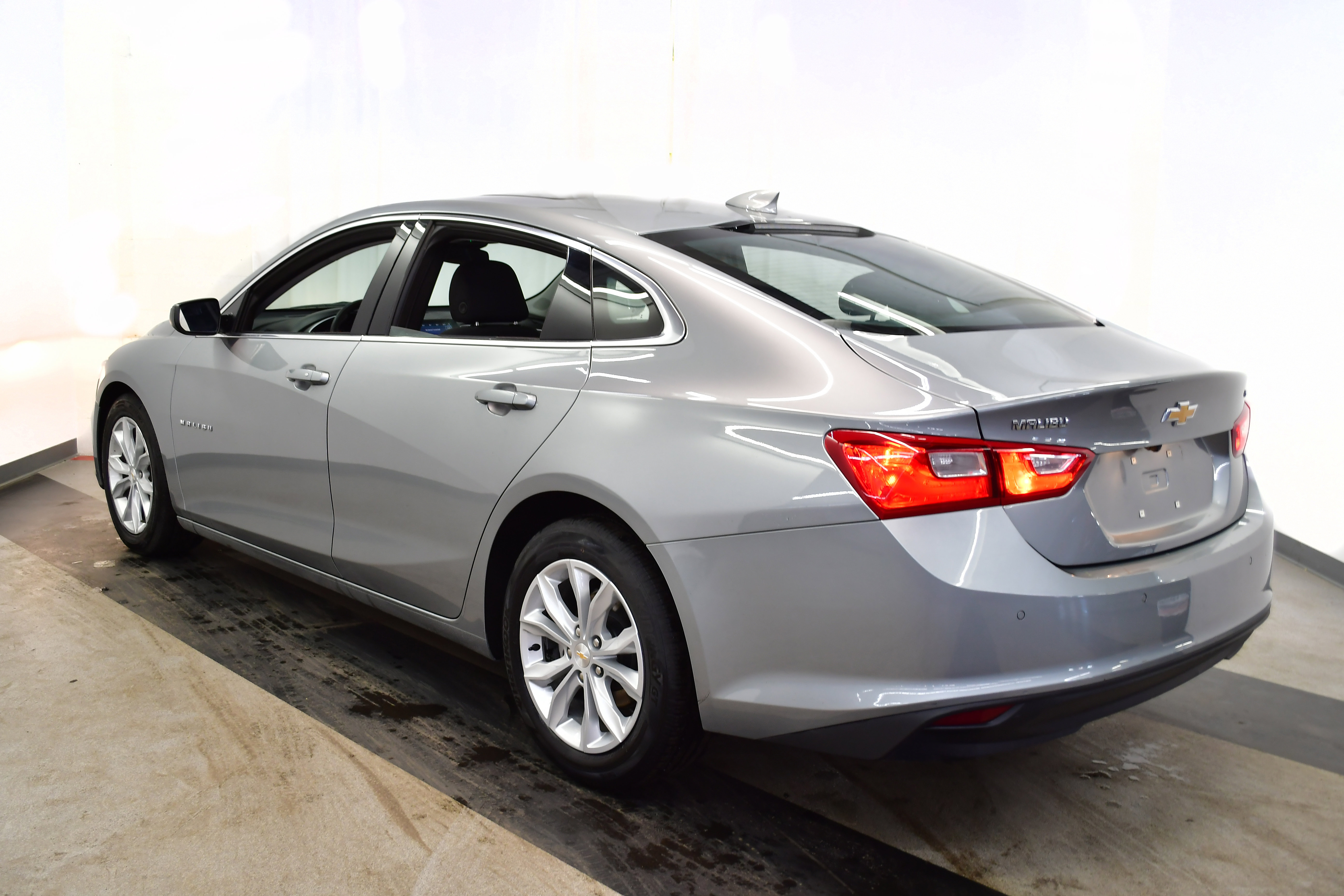 Used 2024 Chevrolet Malibu LT image 5