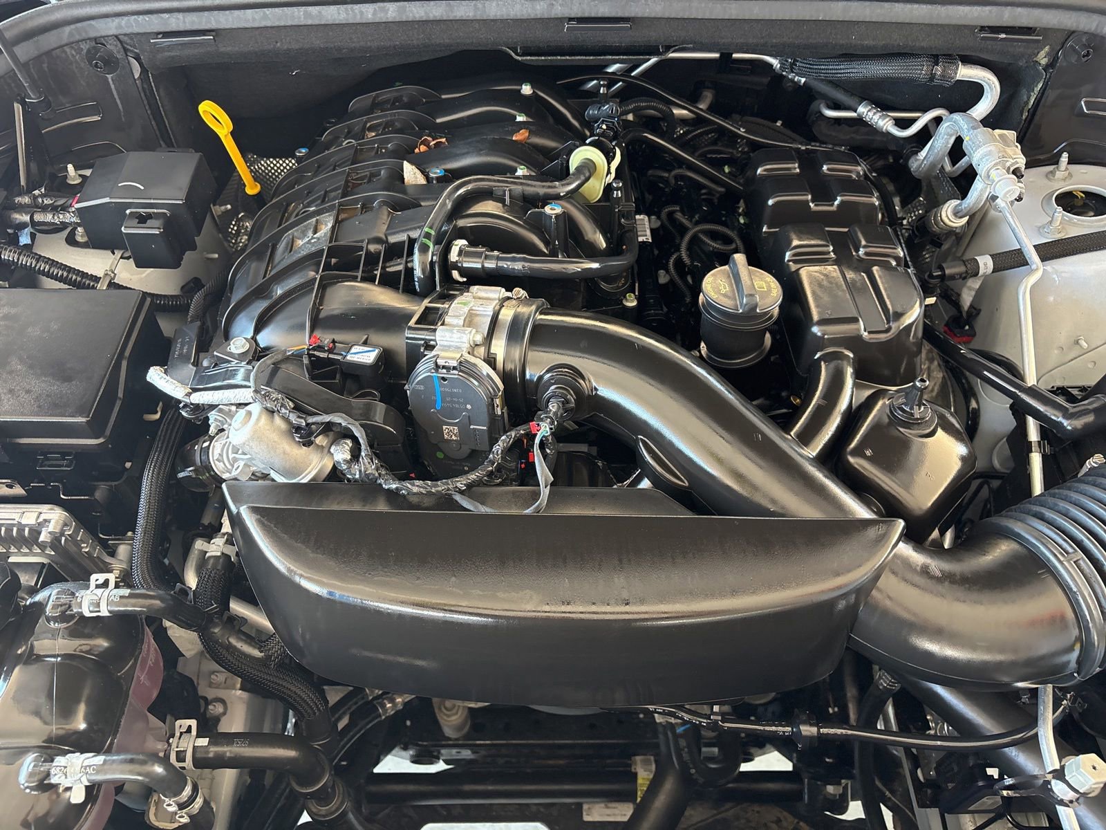 Used 2025 Dodge Durango GT w/ Blacktop Package RWD image 32