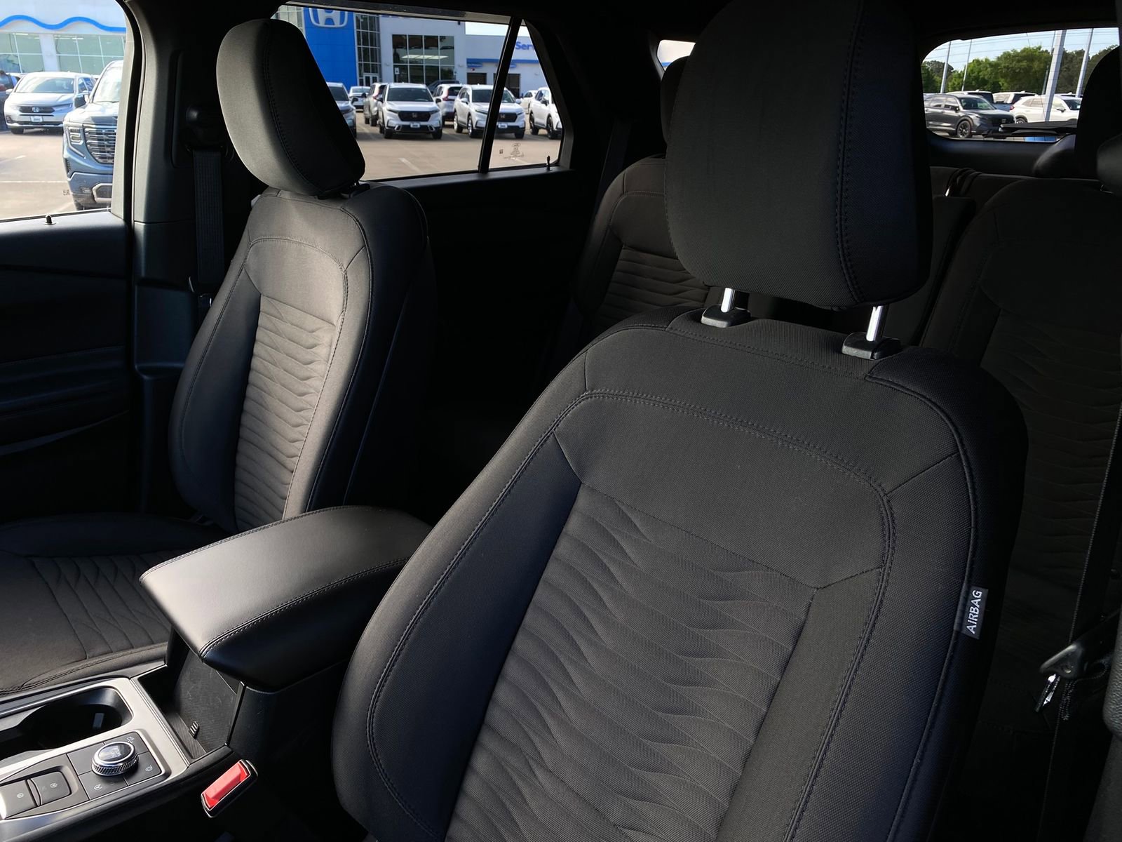 Used 2020 Ford Explorer XLT image 12