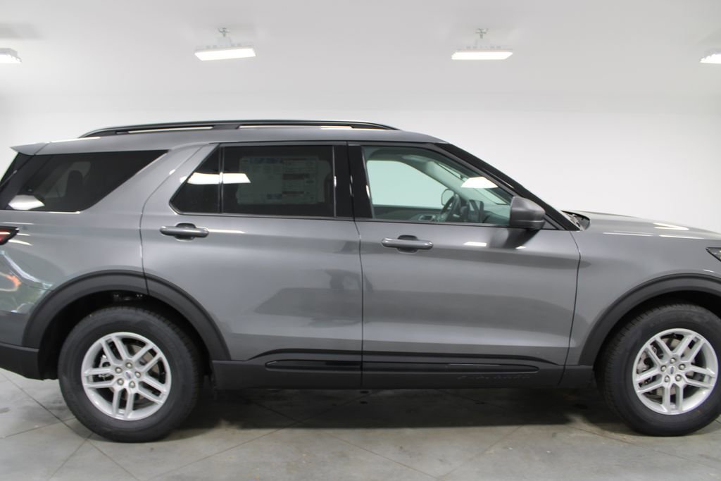 New 2026 Ford Explorer Active RWD image 11
