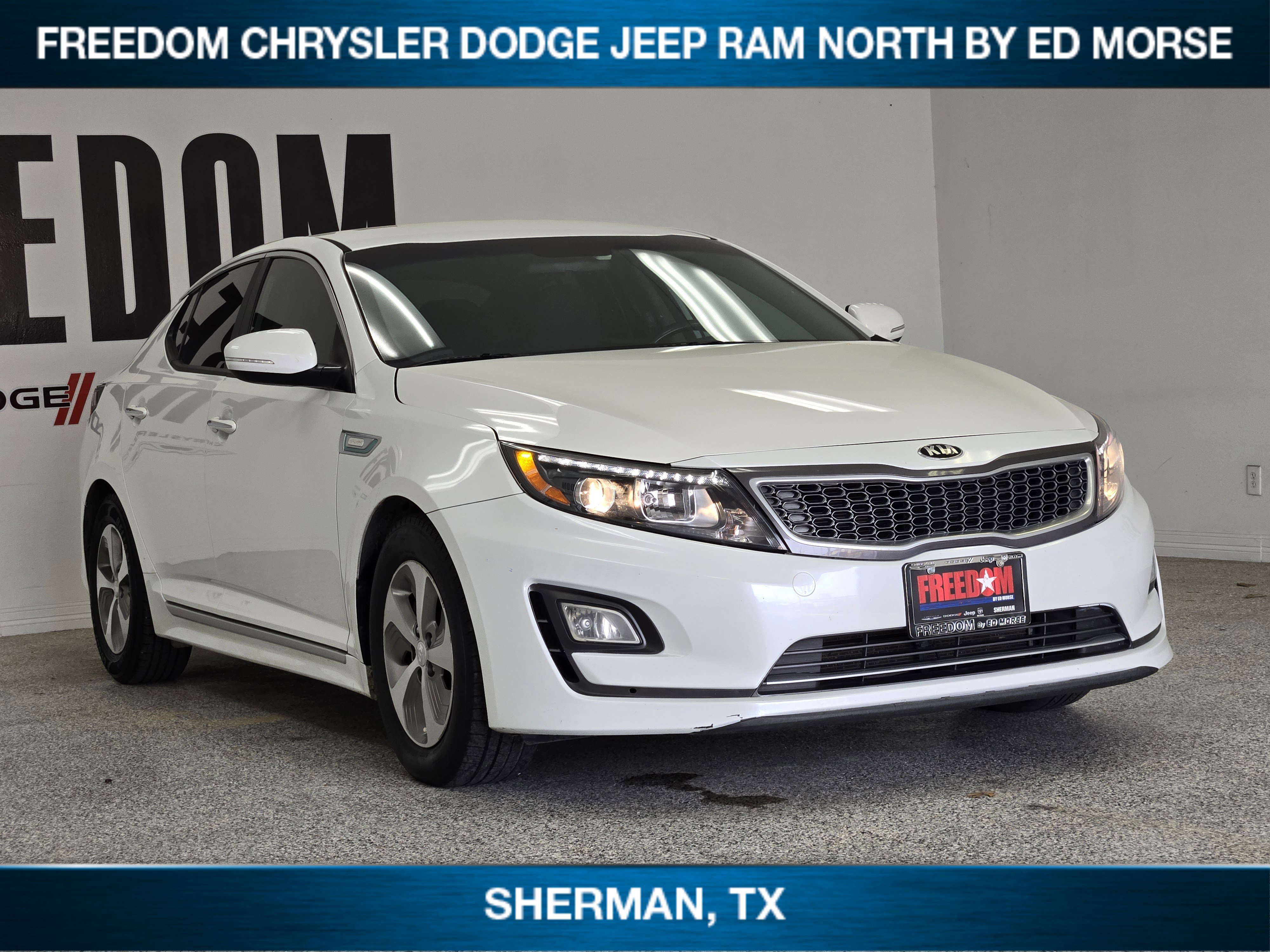 Used 2016 Kia Optima Hybrid w/ Hybrid Convenience Package image 2