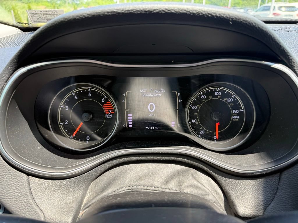 Used 2019 Jeep Cherokee Latitude Plus AWD/4WD image 11