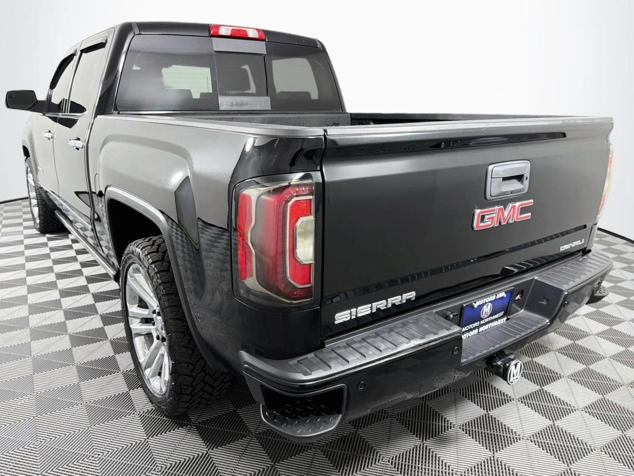Used 2017 GMC Sierra 1500 Denali AWD/4WD image 9