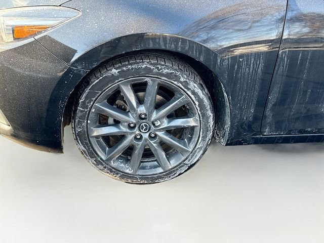 Used 2018 MAZDA MAZDA3 Grand Touring image 32