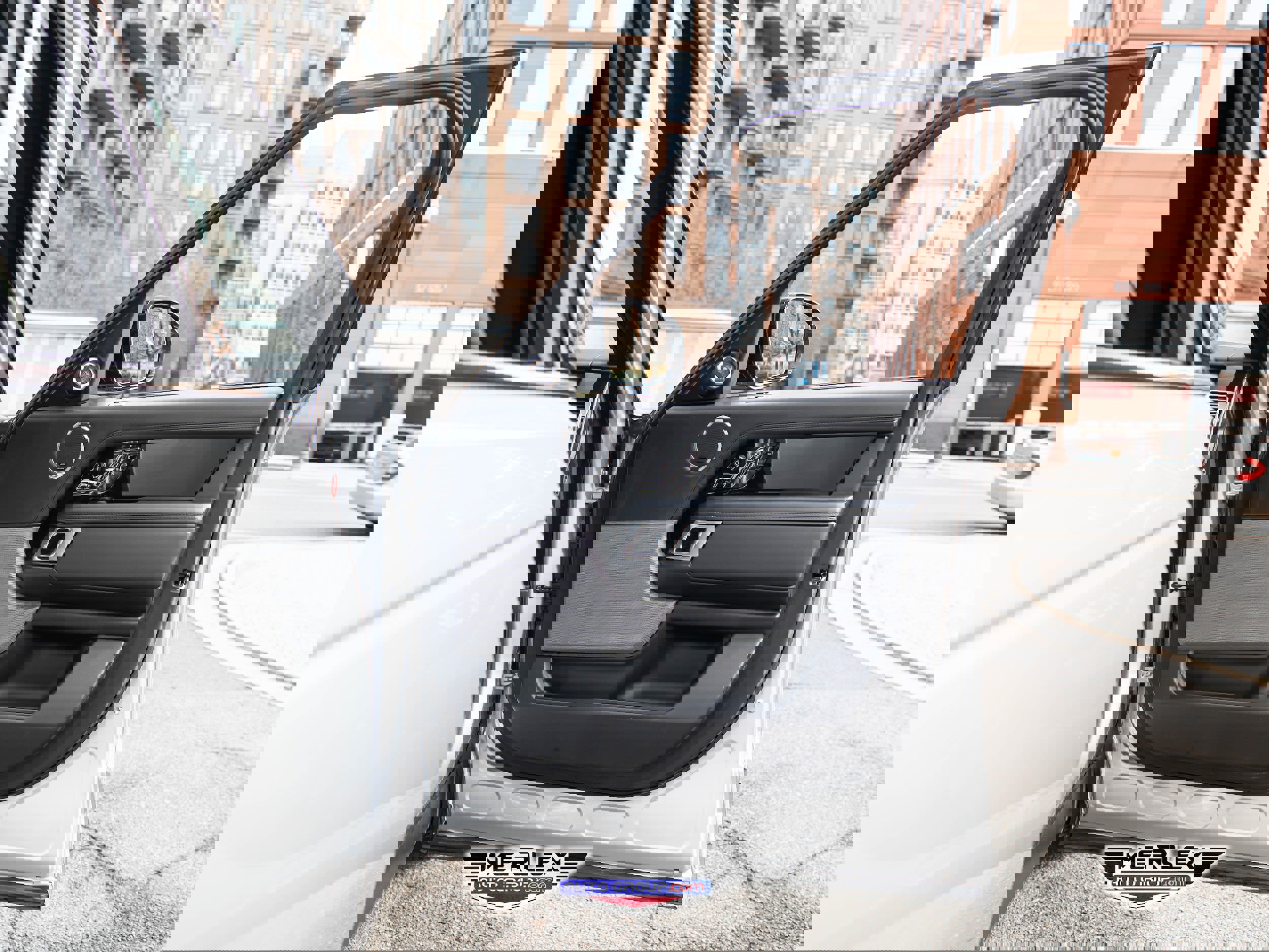 Used 2018 Land Rover Range Rover Long Wheelbase Supercharged image 45